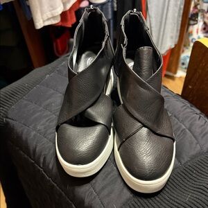 Black Wedge women's sneakers